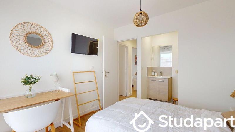 Chambre - 11 m² - 1 pièce