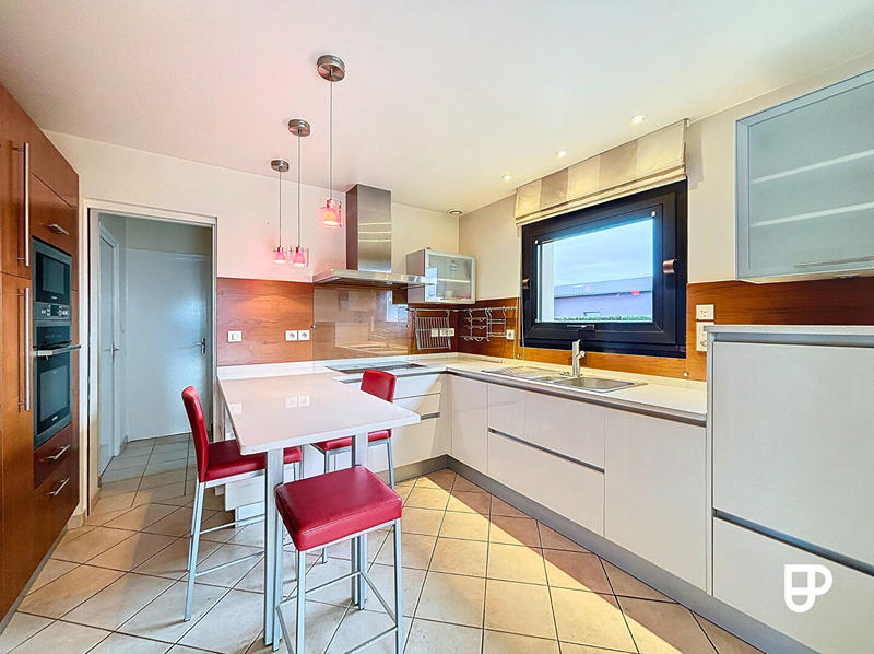 Maison - 177 m² - 5 pièces