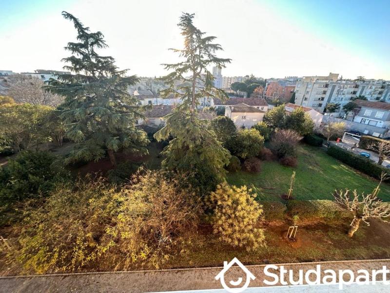 Chambre - 11 m² - 1 pièce