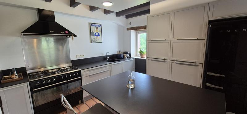 Maison - 248 m² - 8 pièces