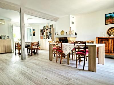 Maison traditionnelle - 134 m² - 6 pièces