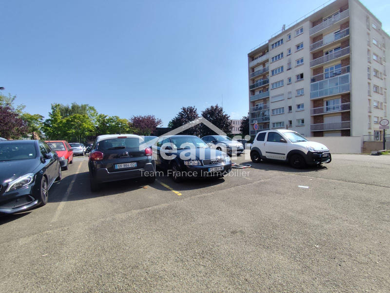 Parking / Garage - 204 m²