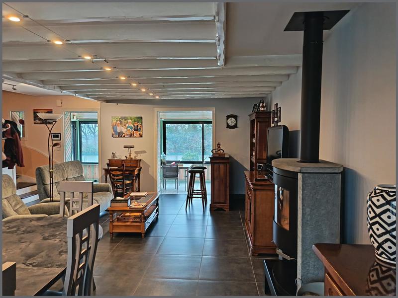 Maison - 143 m² - 9 pièces