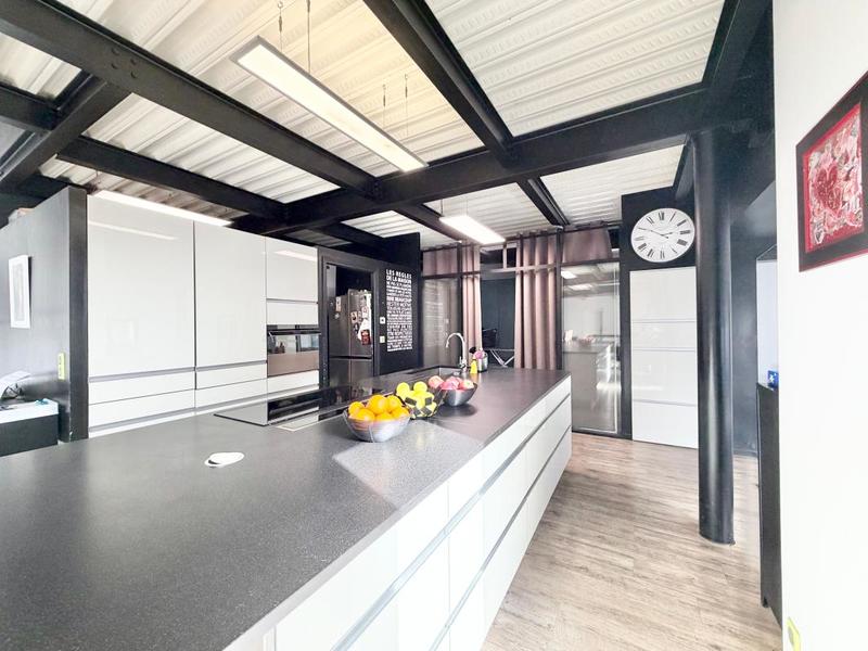 Maison - 224 m² - 8 pièces