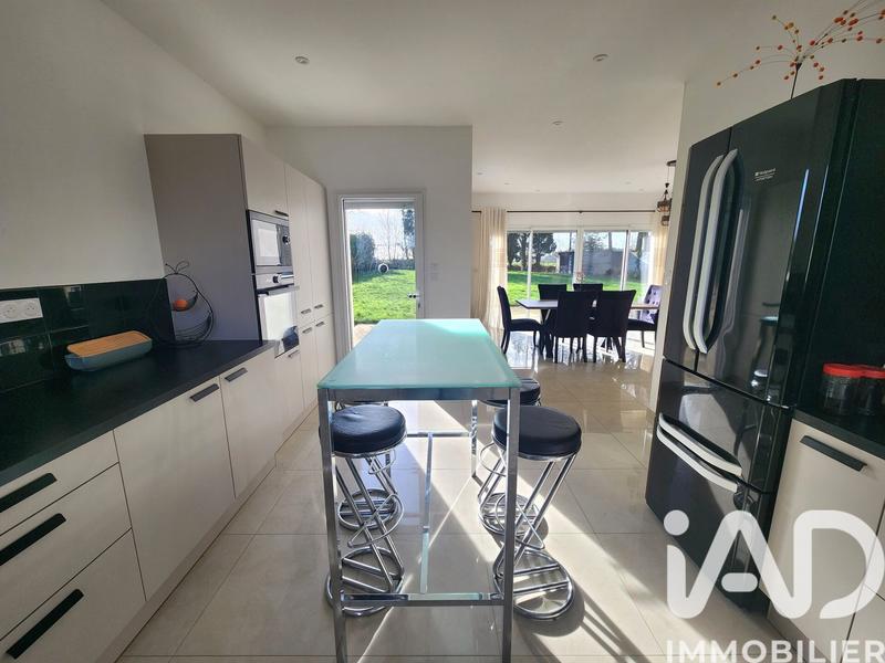 Maison - 200 m² - 8 pièces