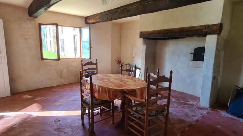 Maison - 215 m² - 6 pièces