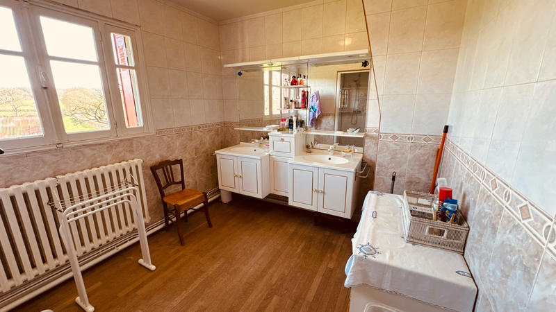 Maison - 198 m² - 6 pièces