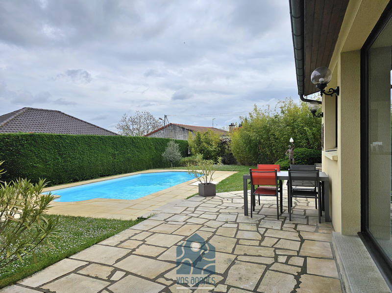 Maison - 218 m² - 7 pièces