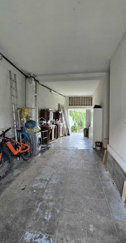 Maison - 285 m² - 9 pièces