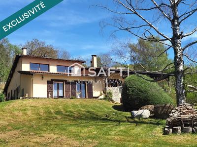 Maison - 274 m² - 8 pièces