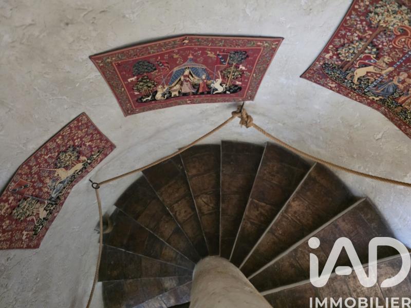 Maison - 232 m² - 7 pièces