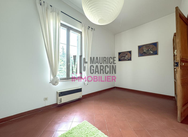 Maison - 280 m² - 8 pièces