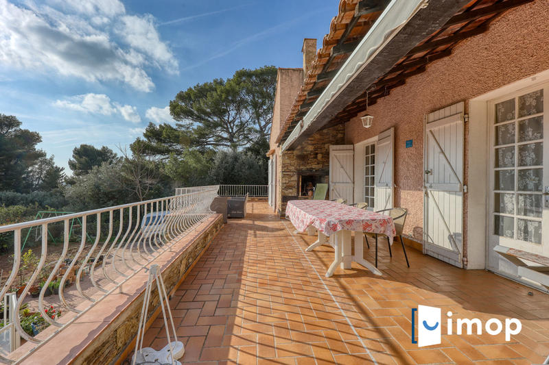 Villa - 201 m² - 11 pièces