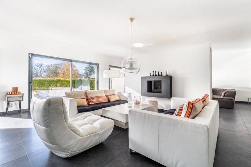 Maison contemporaine - 287 m² - 7 pièces