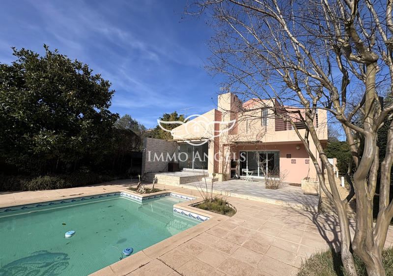 Maison - 209 m² - 6 pièces