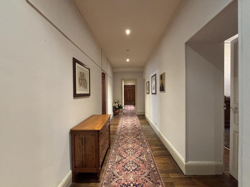 Appartement - 162 m² - 4 pièces