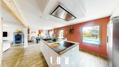 Maison - 137 m² - 6 pièces