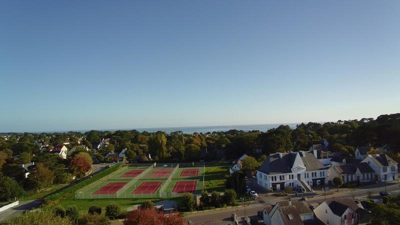 Maison - 230 m² - 9 pièces