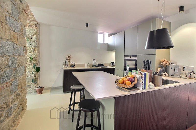 Appartement - 98 m² - 3 pièces