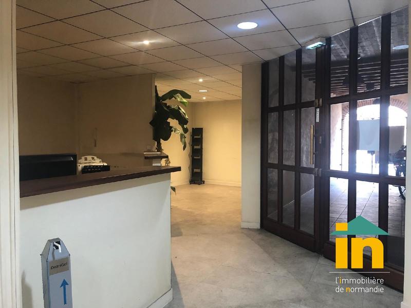 Local commercial - 570 m² - 15 pièces