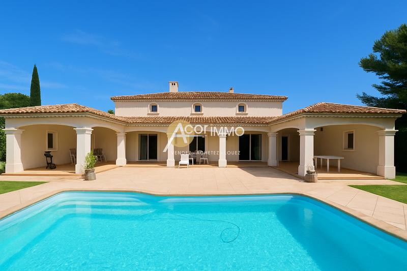 Maison - 230 m² - 8 pièces