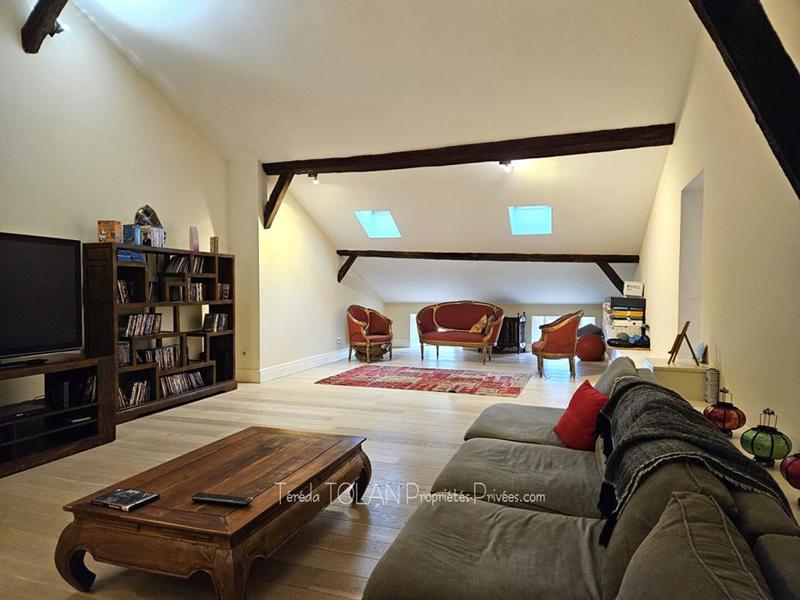 Demeure - 380 m² - 10 pièces