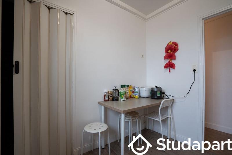 Chambre - 60 m² - 1 pièce