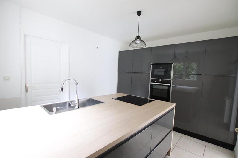 Maison - 210 m² - 7 pièces