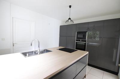 Maison - 210 m² - 7 pièces