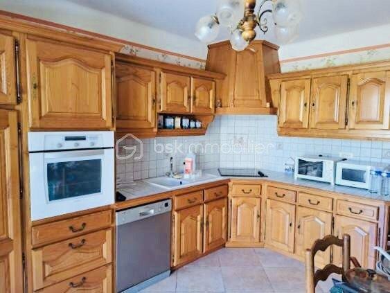 Maison traditionnelle - 259 m² - 8 pièces