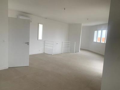 Appartement - 99 m² - 3 pièces