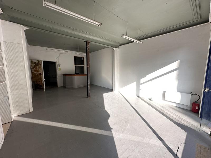 Fonds de commerce - Magasins - 54 m²