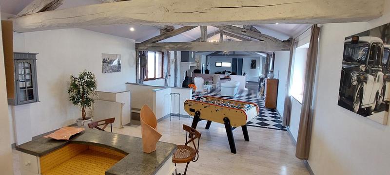 Longère - 345 m² - 8 pièces