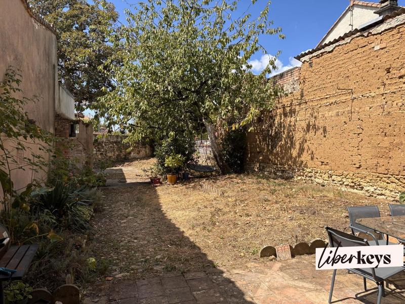 Maison - 238 m² - 6 pièces