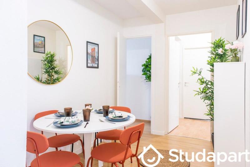 Chambre - 9 m² - 1 pièce