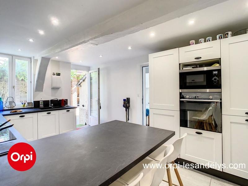 Maison - 210 m² - 8 pièces