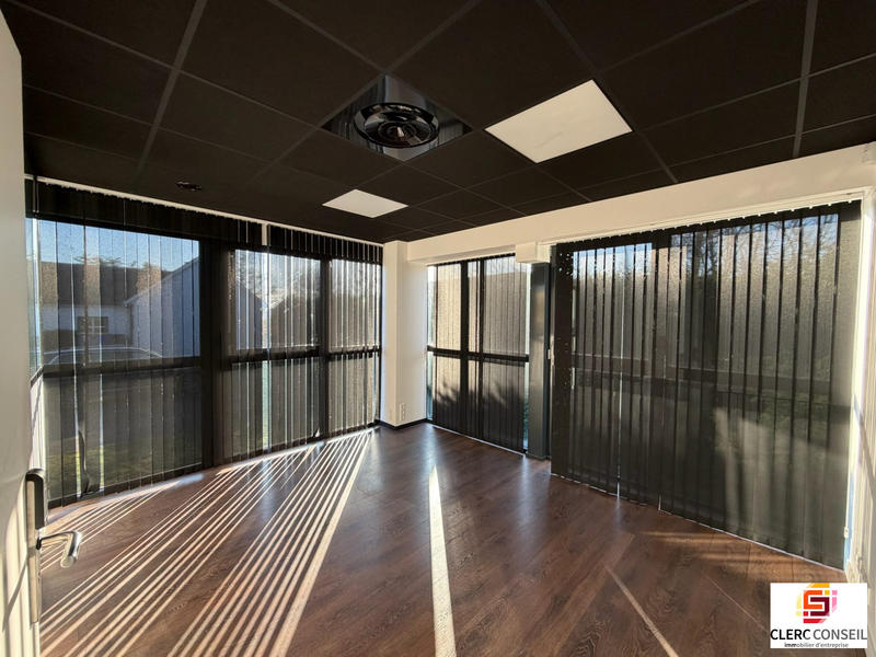 Bureau - 454 m²