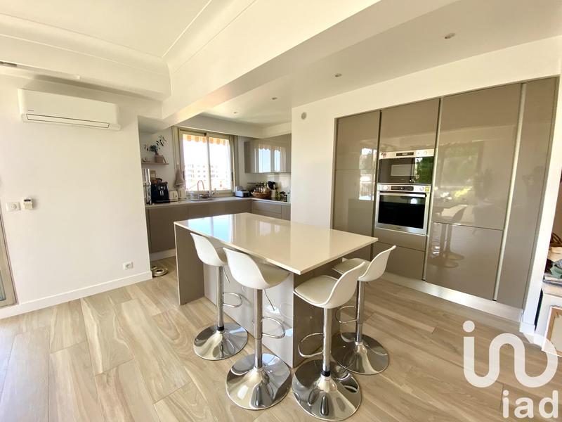 Appartement - 99 m² - 4 pièces