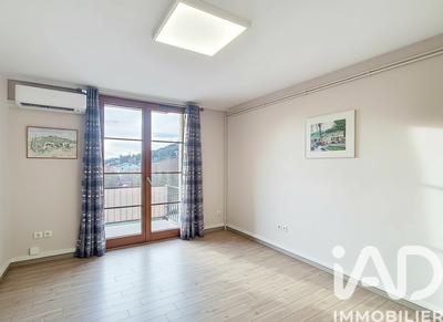 Appartement - 81 m² - 3 pièces