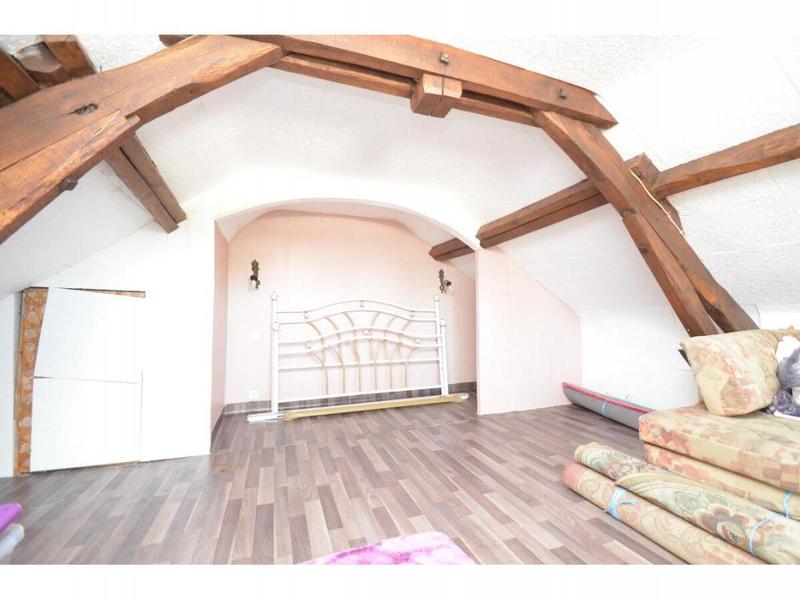 Maison - 252 m² - 14 pièces