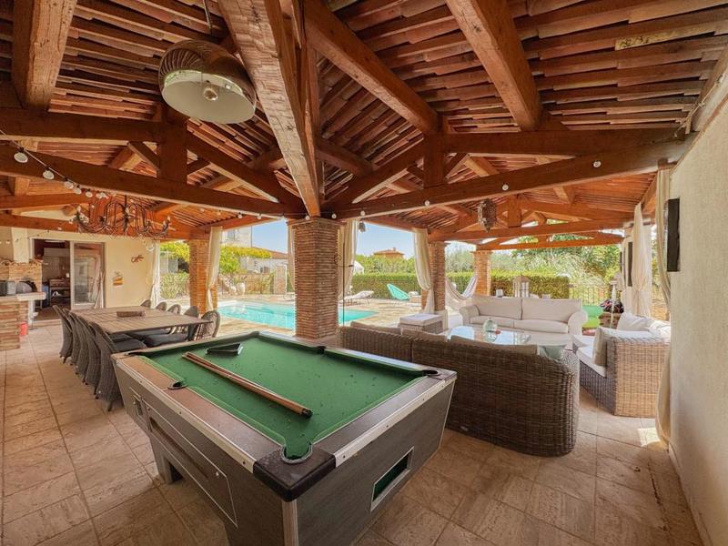 Maison - 180 m² - 6 pièces