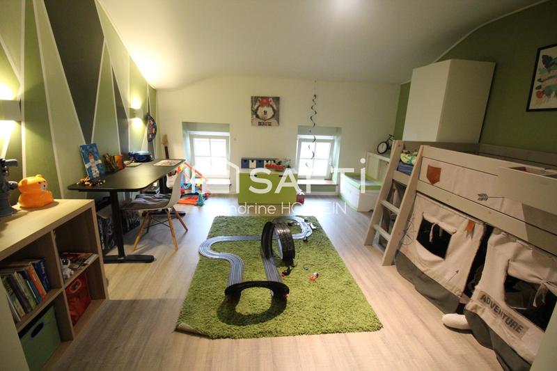 Maison - 284 m² - 10 pièces