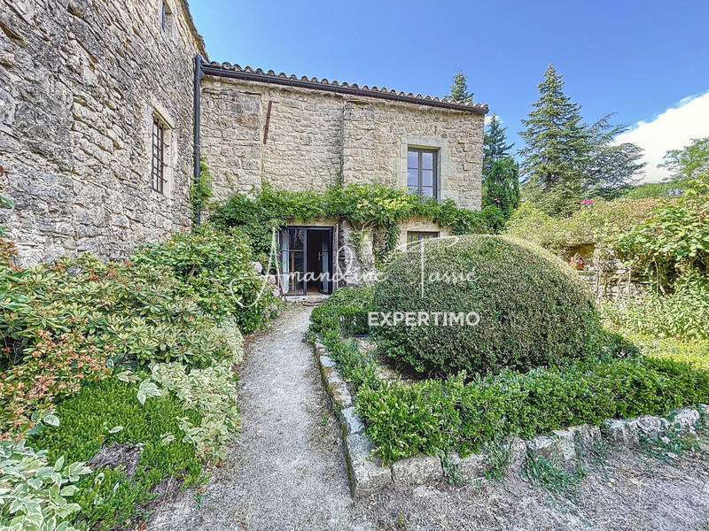 Maison - 224 m² - 8 pièces