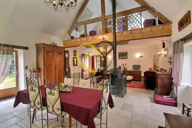 Maison - 180 m² - 9 pièces