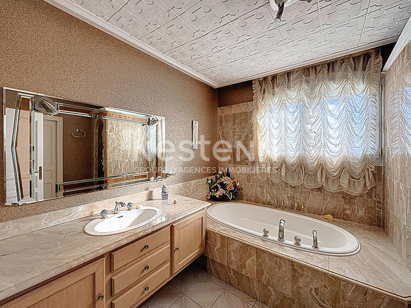 Villa - 398 m² - 11 pièces