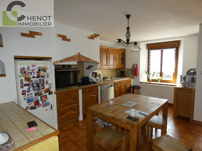 Propriété - 250 m² - 7 pièces