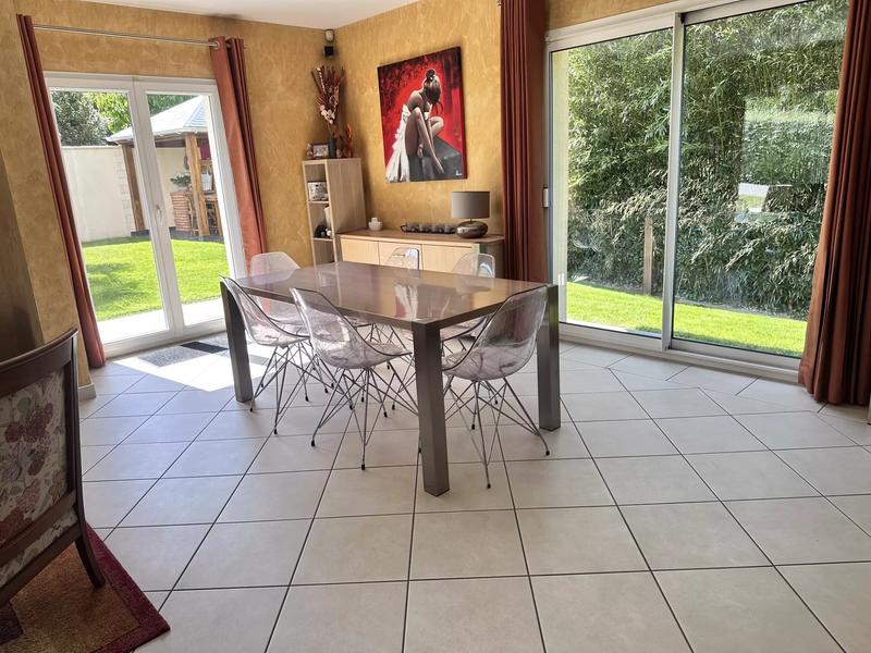 Maison - 200 m² - 6 pièces