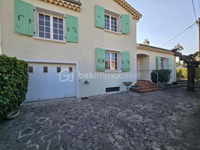 Maison - 122 m² - 5 pièces