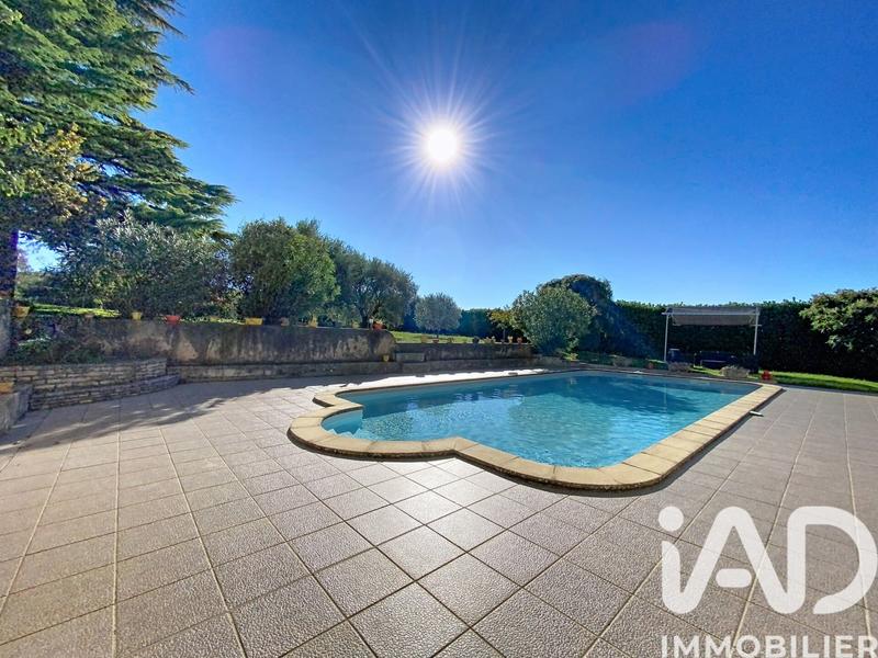 Maison - 210 m² - 7 pièces