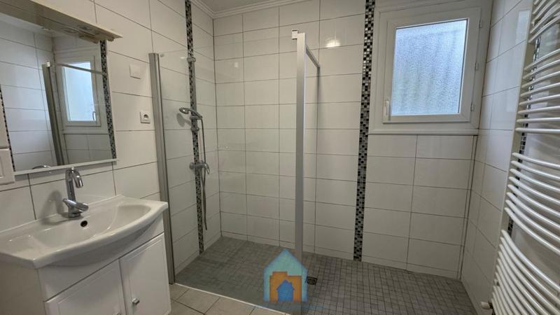 Maison ancienne - 257 m² - 10 pièces